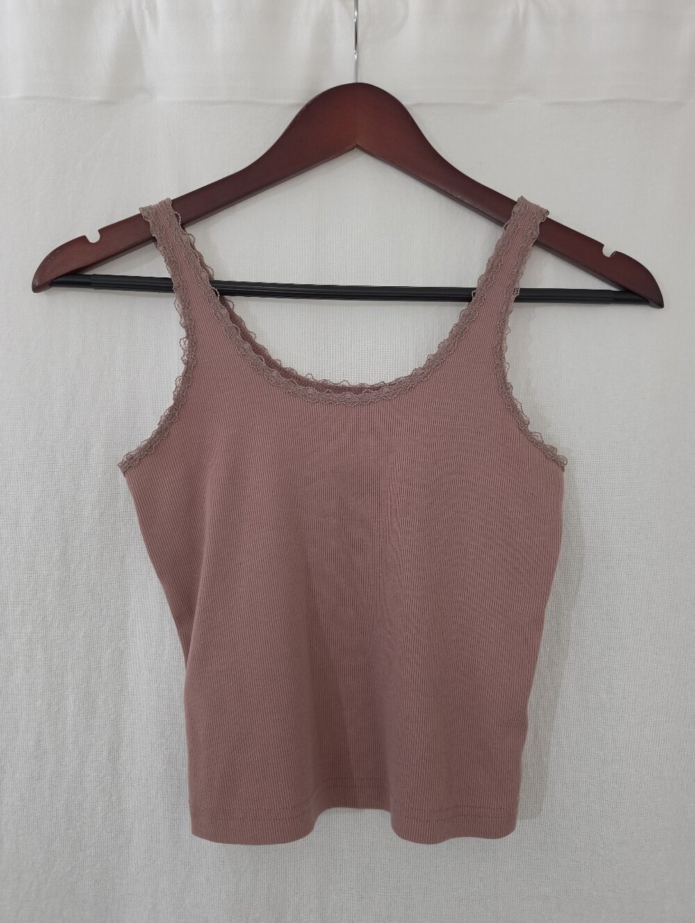 wild fable Scoop Neck Lace-Trim Ribbed Tank Top in Mauve Women's Size XS